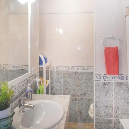 Three-bedroom In Appartement